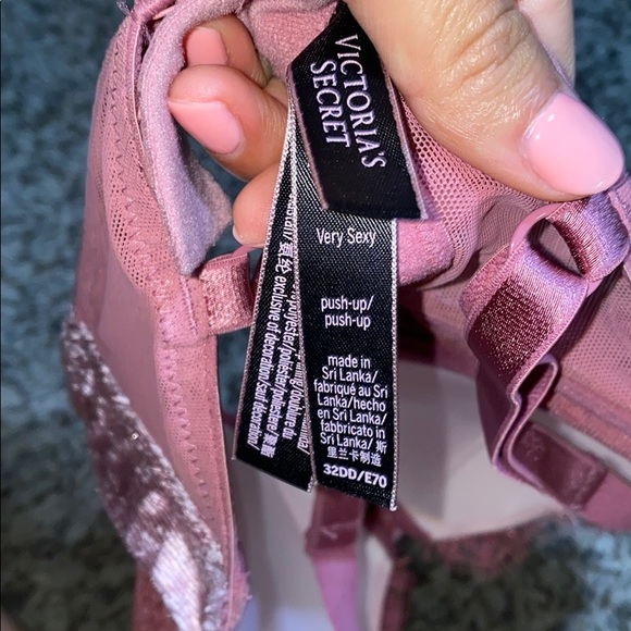 Victoria’s Secret push up bra - Picture 3 of 3